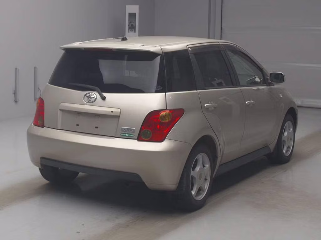 TOYOTA IST