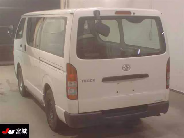 TOYOTA REGIUS ACE
