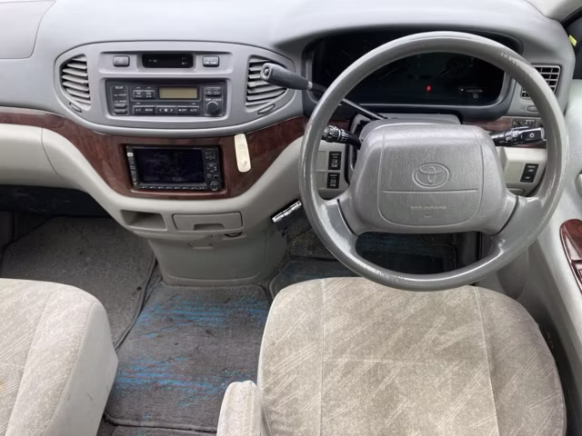 TOYOTA HIACE REGIUS