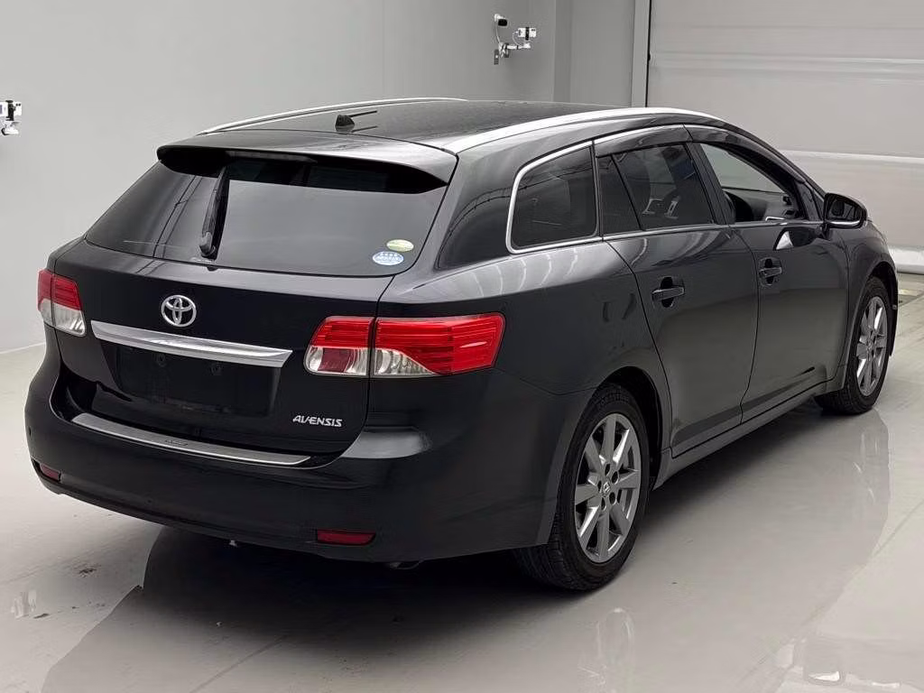 TOYOTA AVENSIS