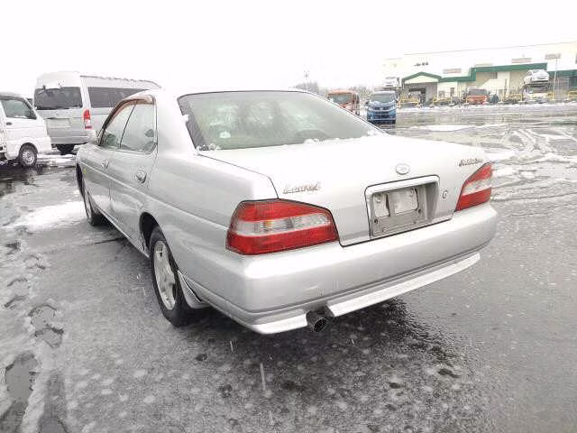 NISSAN LAUREL