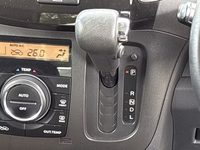 MITSUBISHI DELICA D:2