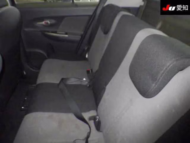 TOYOTA IST