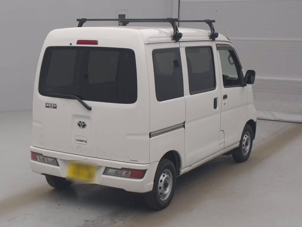 TOYOTA PIXIS VAN