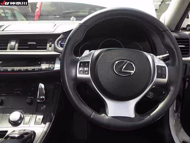LEXUS CT200H