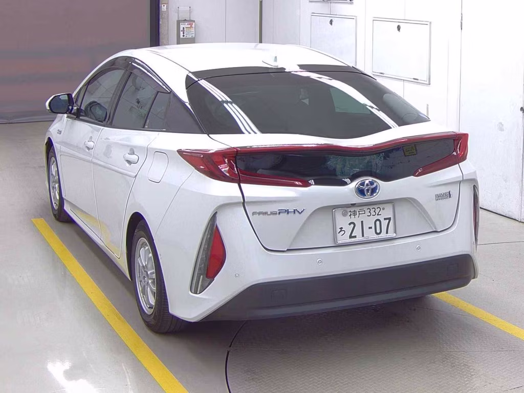 TOYOTA PRIUS PHV