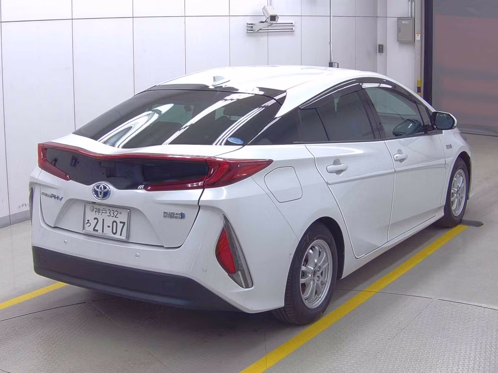 TOYOTA PRIUS PHV