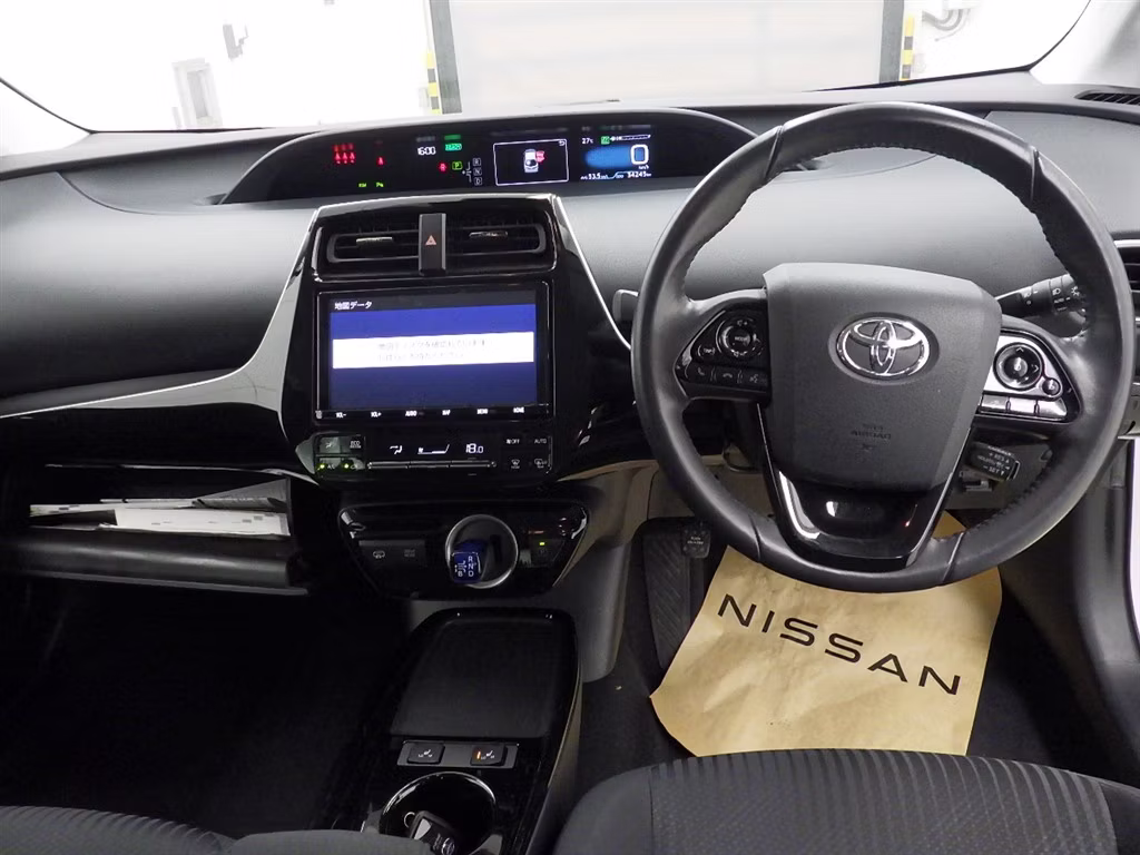 TOYOTA PRIUS PHV