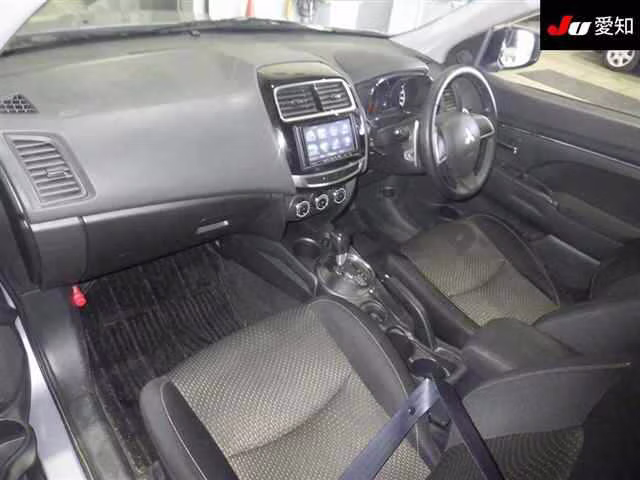 MITSUBISHI RVR
