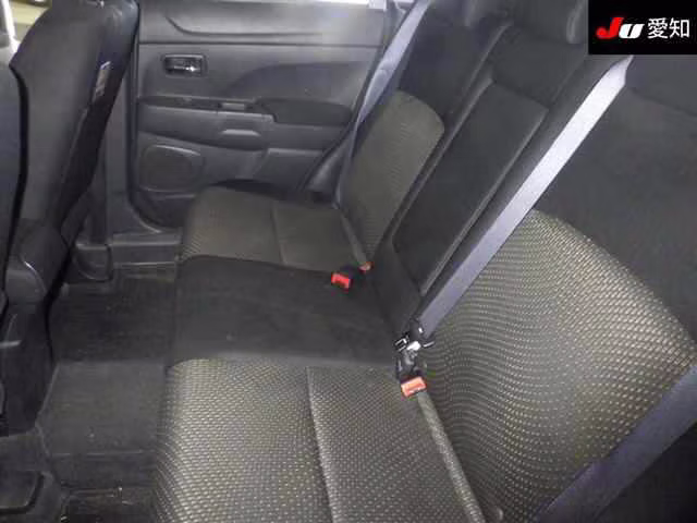 MITSUBISHI RVR