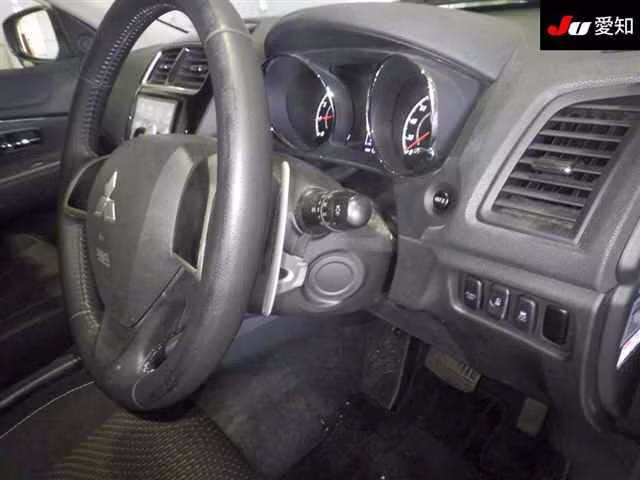 MITSUBISHI RVR