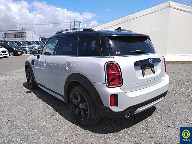 MINI CROSSOVER