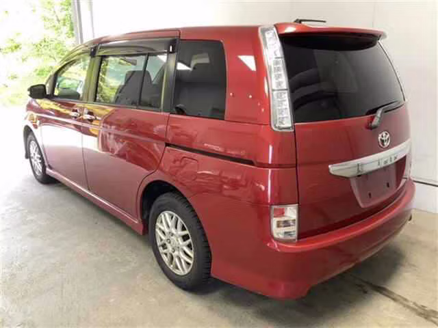TOYOTA ISIS