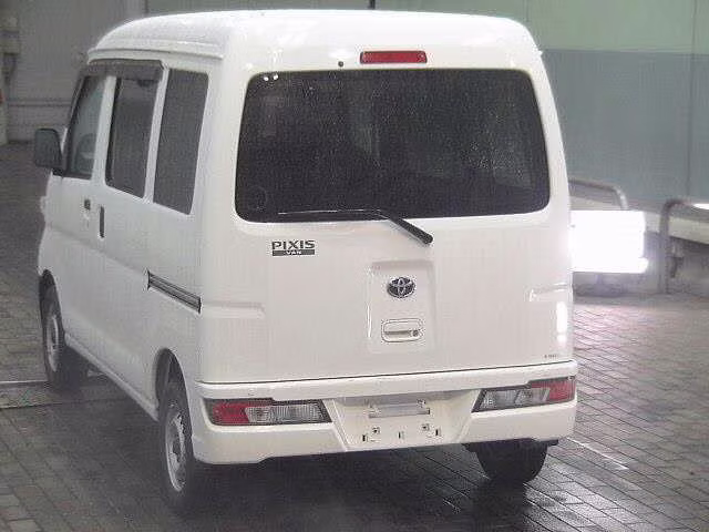 TOYOTA PIXIS VAN