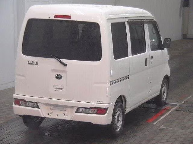 TOYOTA PIXIS VAN