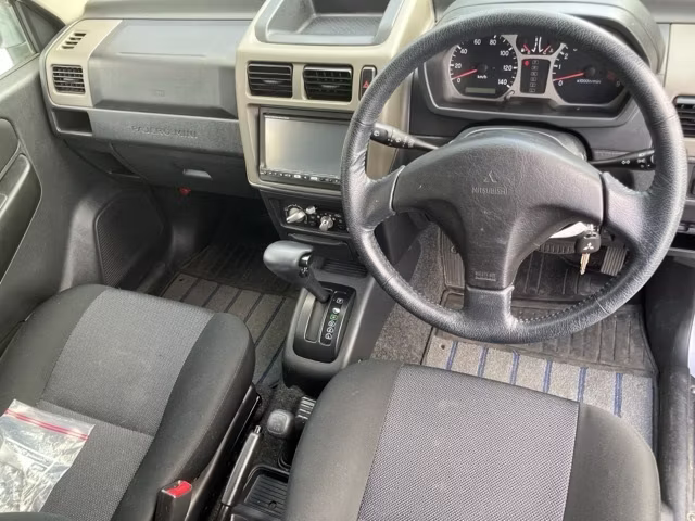 MITSUBISHI PAJERO MINI