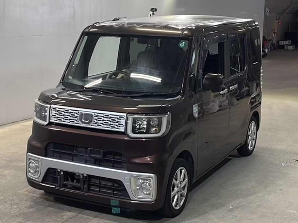 DAIHATSU WAKE
