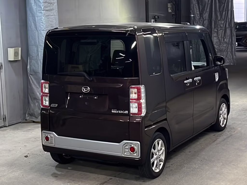 DAIHATSU WAKE