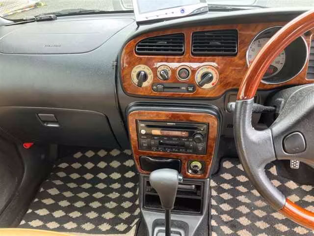 DAIHATSU MIRA GINO
