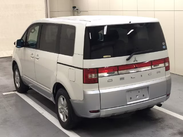 MITSUBISHI DELICA D:5