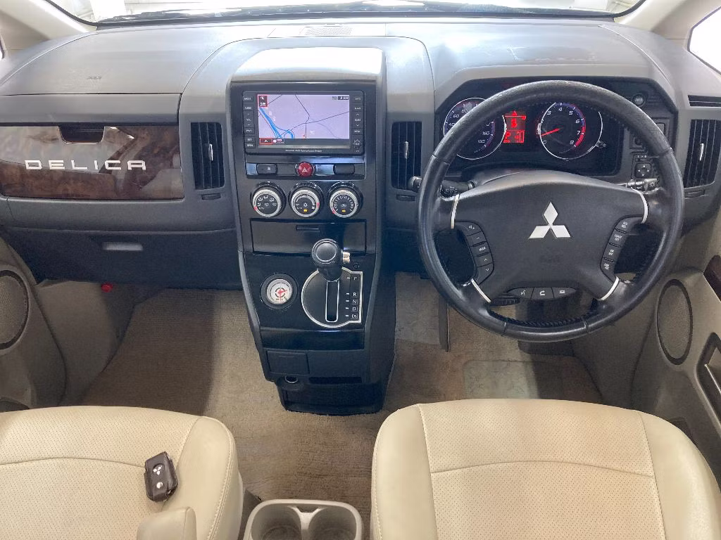 MITSUBISHI DELICA D:5