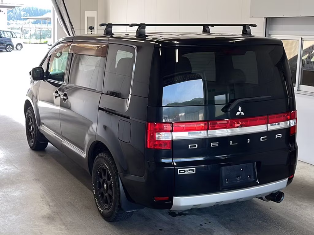 MITSUBISHI DELICA D:5