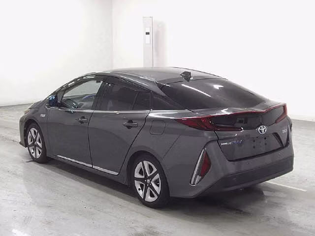 TOYOTA PRIUS PHV