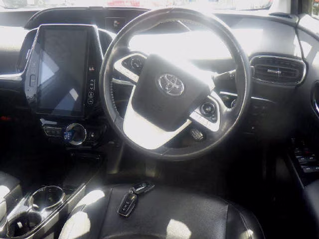 TOYOTA PRIUS PHV