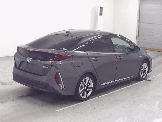 TOYOTA PRIUS PHV