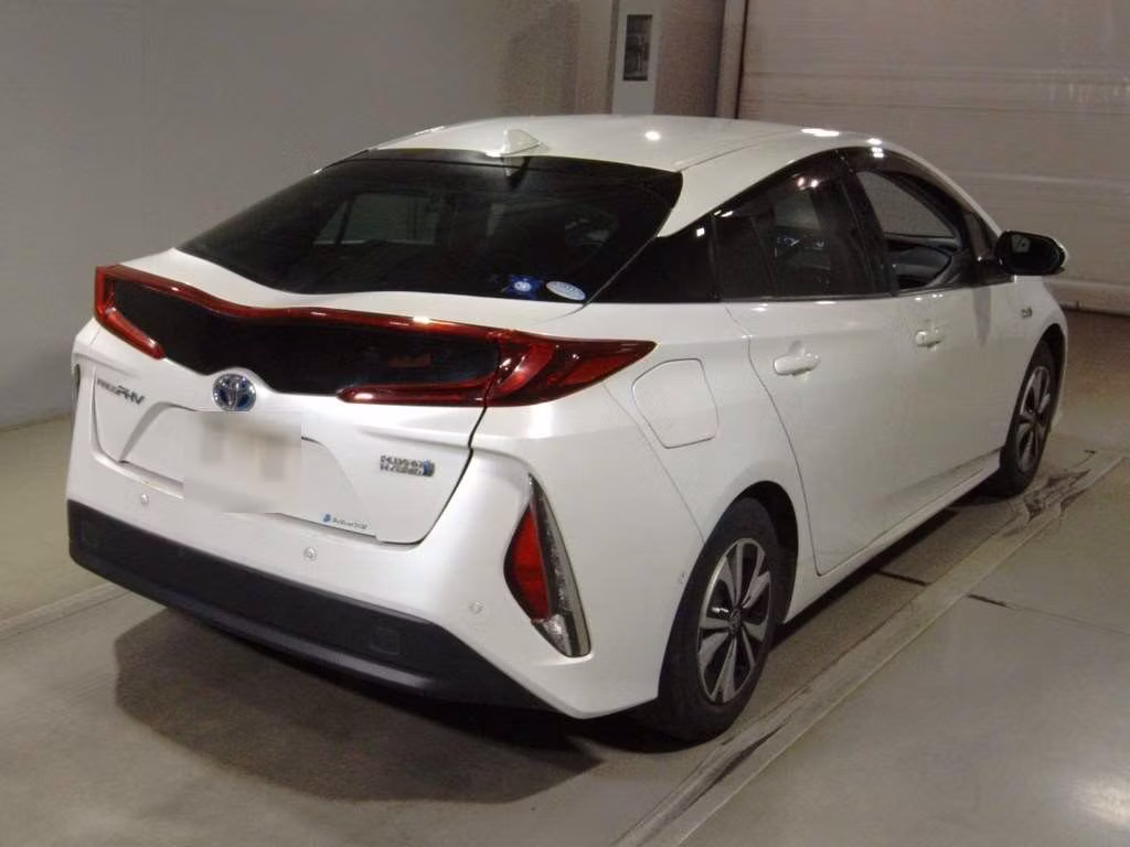 TOYOTA PRIUS PHV