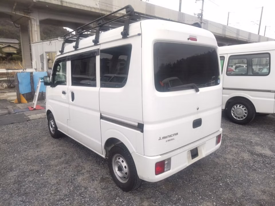 MITSUBISHI MINICAB