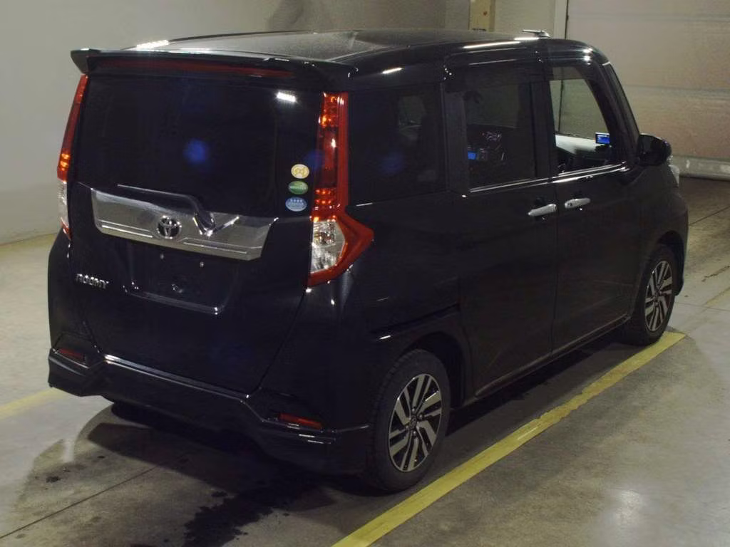 TOYOTA ROOMY