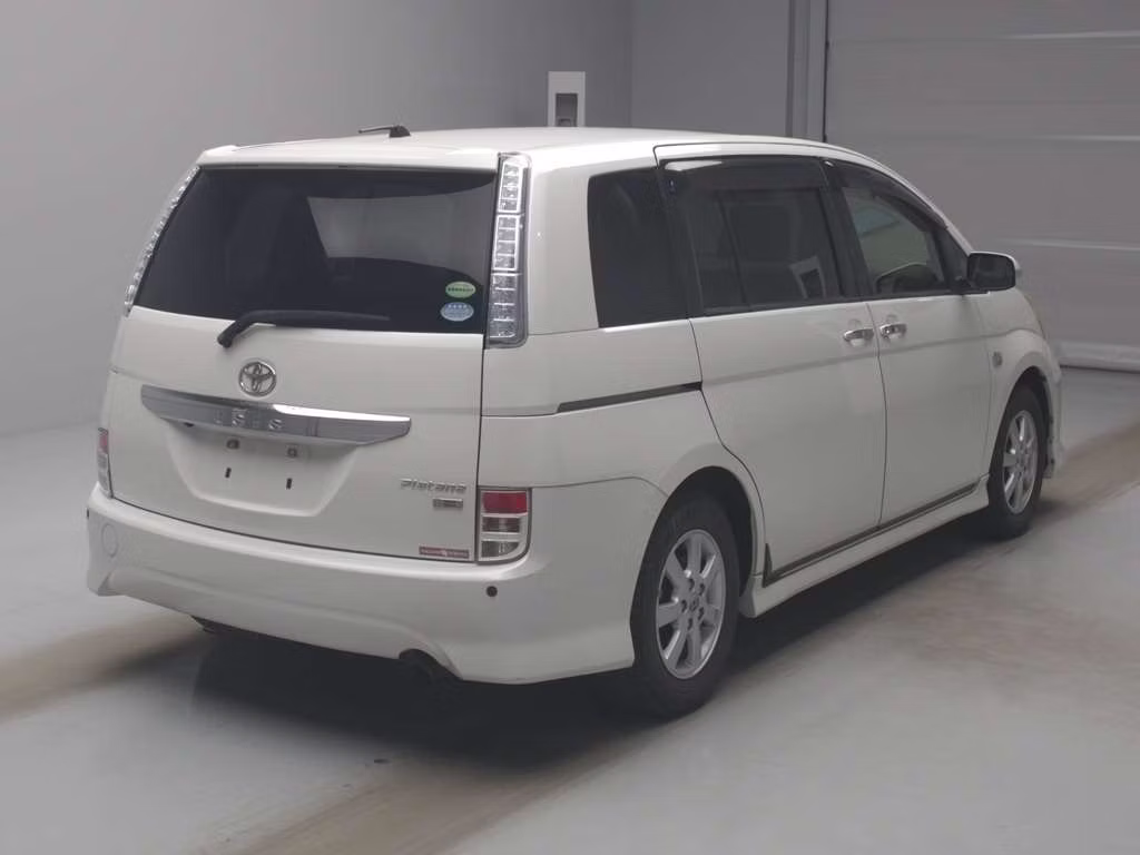 TOYOTA ISIS