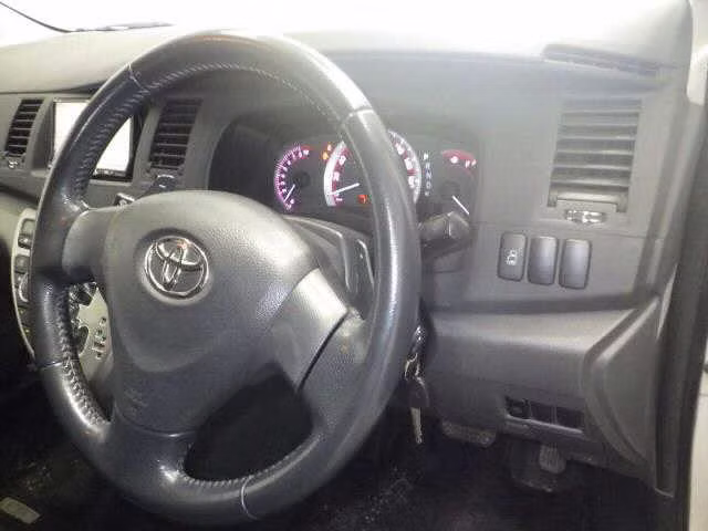 TOYOTA ISIS