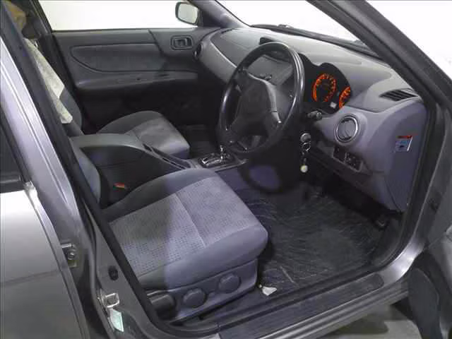 NISSAN AVENIR