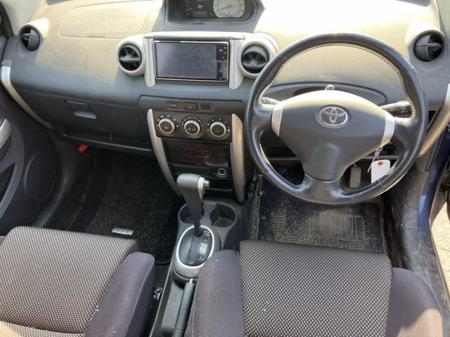 TOYOTA IST