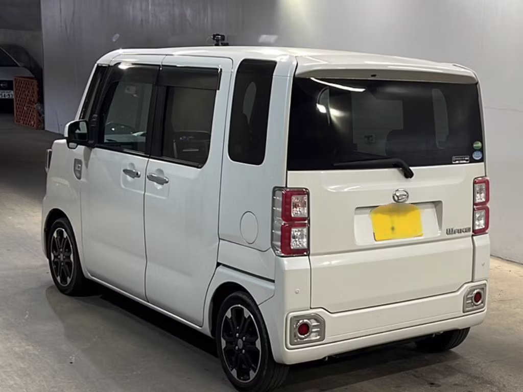 DAIHATSU WAKE