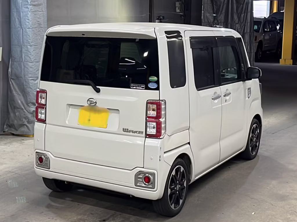 DAIHATSU WAKE