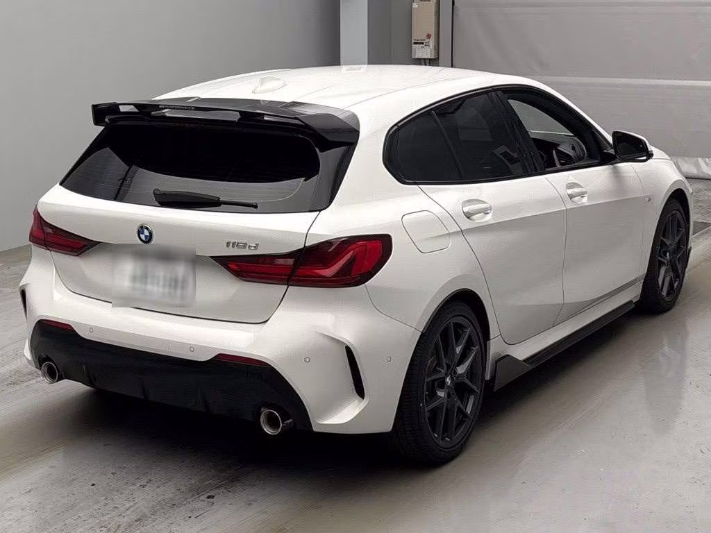 BMW 1-SERIES