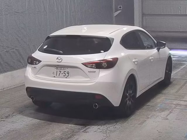 MAZDA AXELA