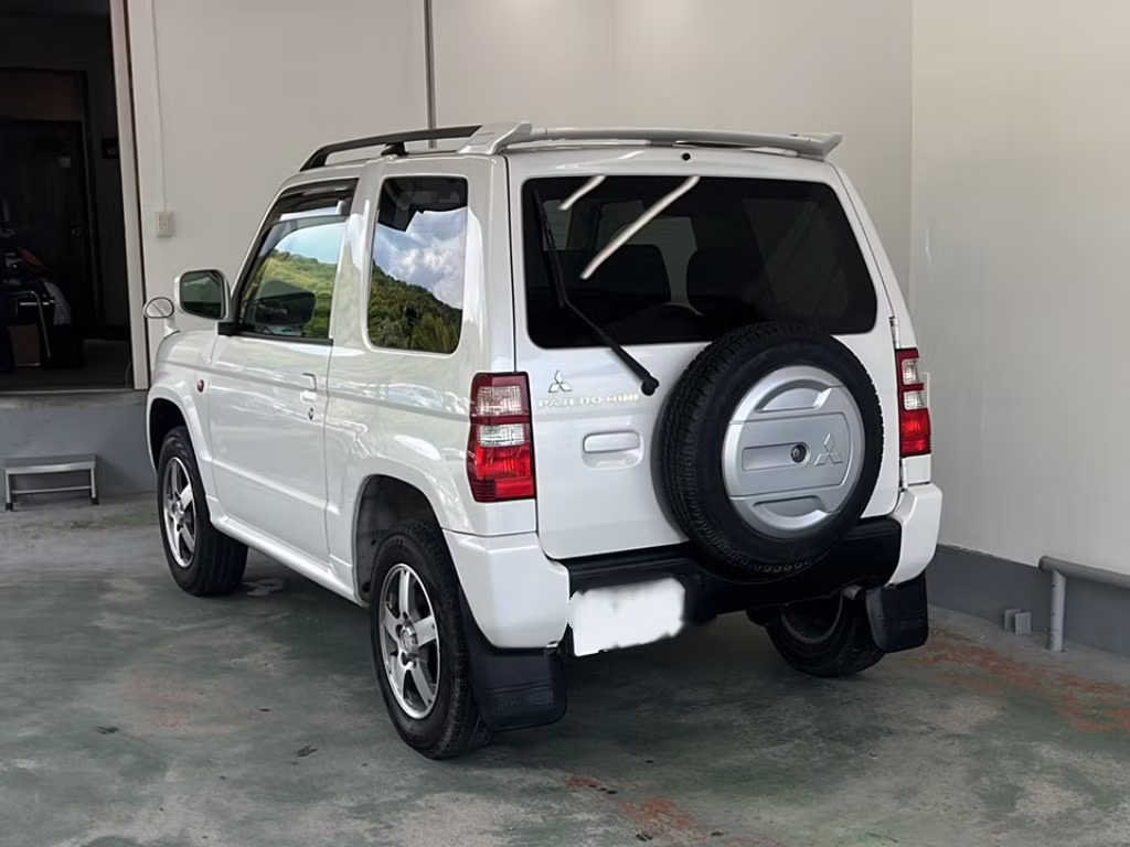 MITSUBISHI PAJERO MINI