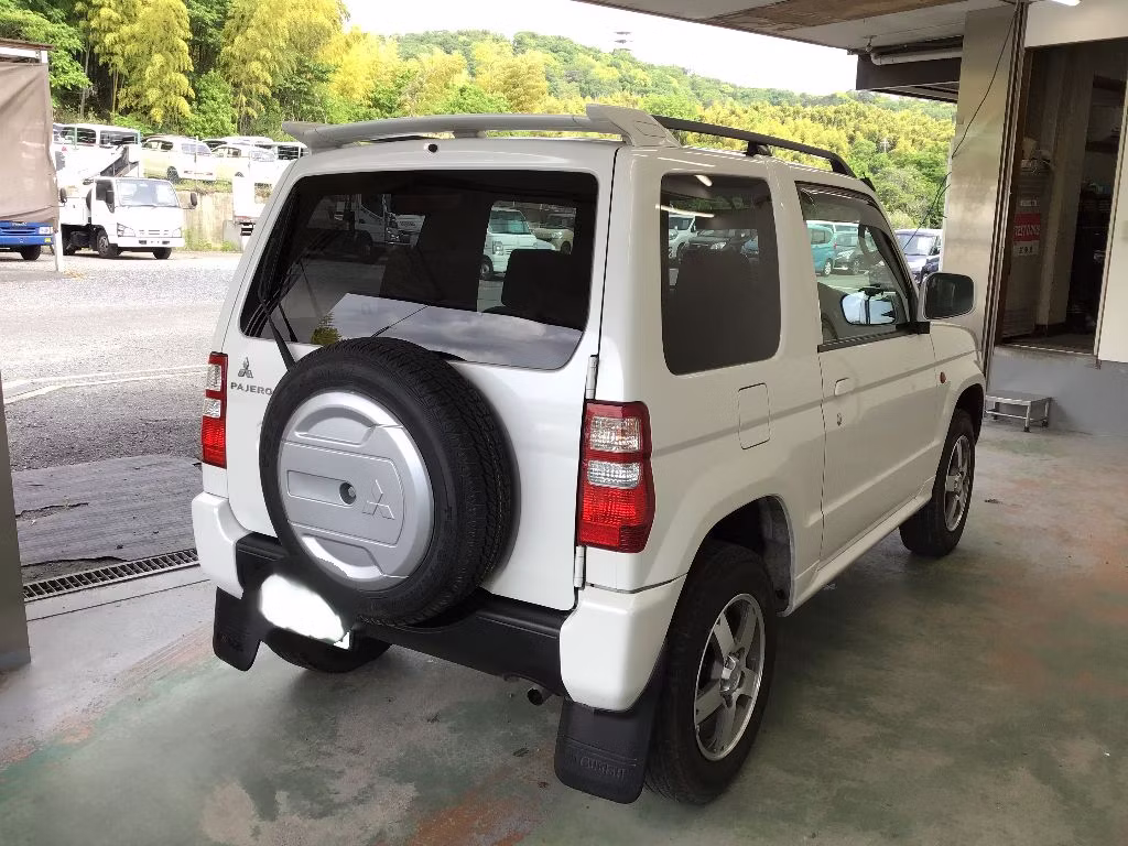 MITSUBISHI PAJERO MINI