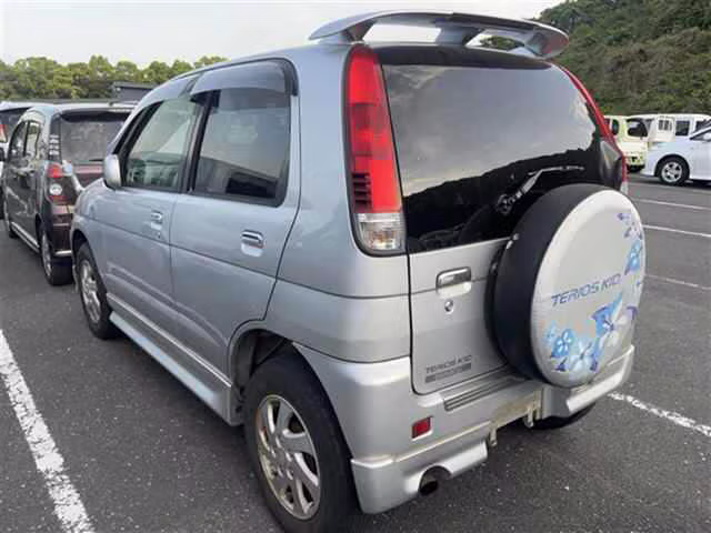 DAIHATSU TERIOS KID
