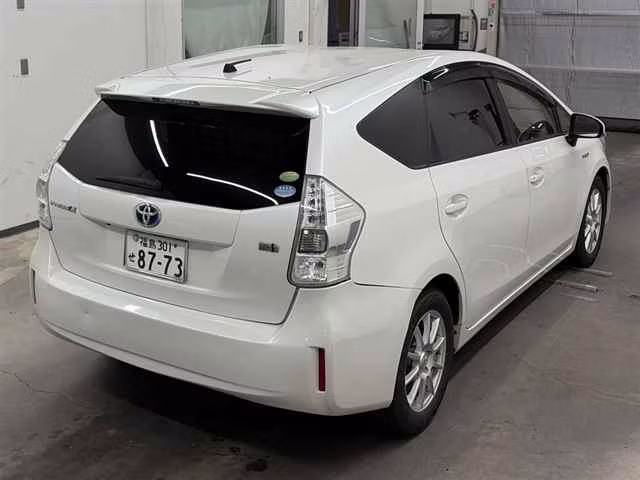 TOYOTA PRIUS ALPHA