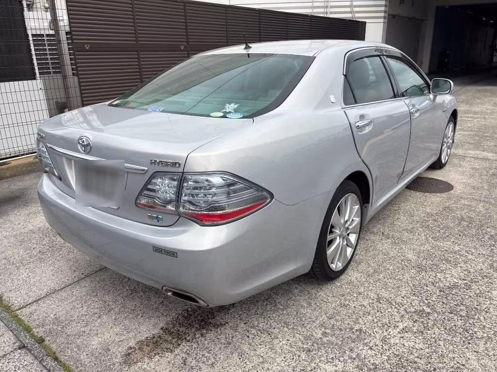 TOYOTA CROWN