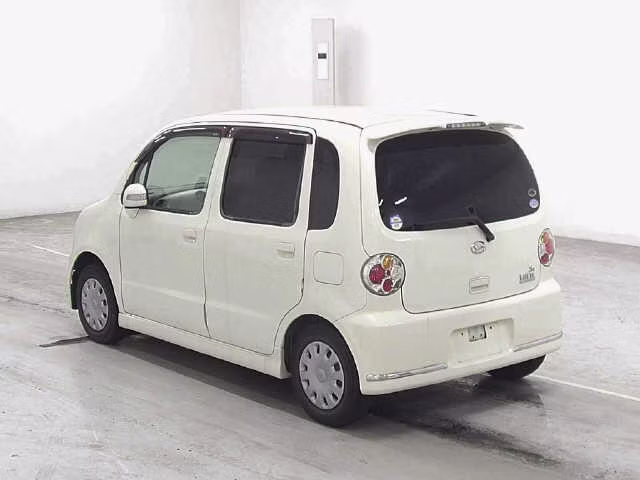 DAIHATSU MOVE LATTE