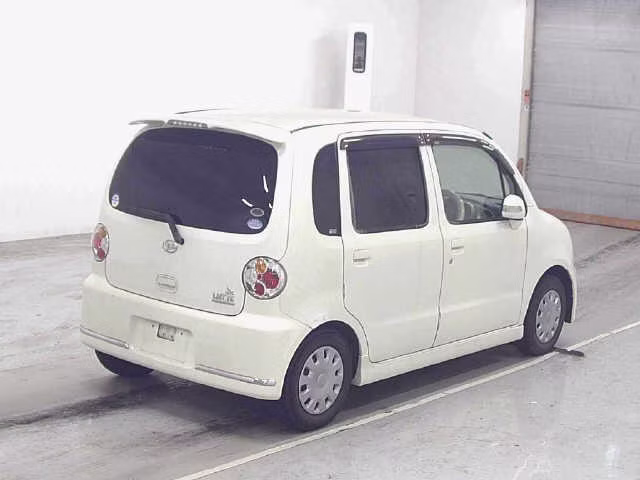 DAIHATSU MOVE LATTE