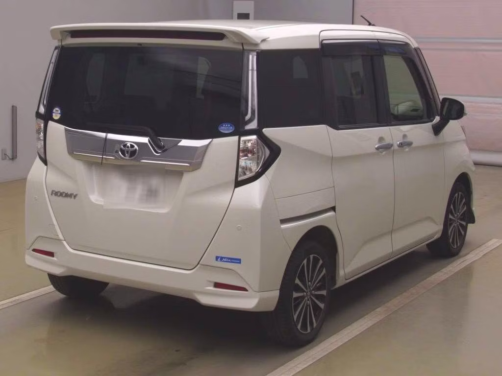 TOYOTA ROOMY