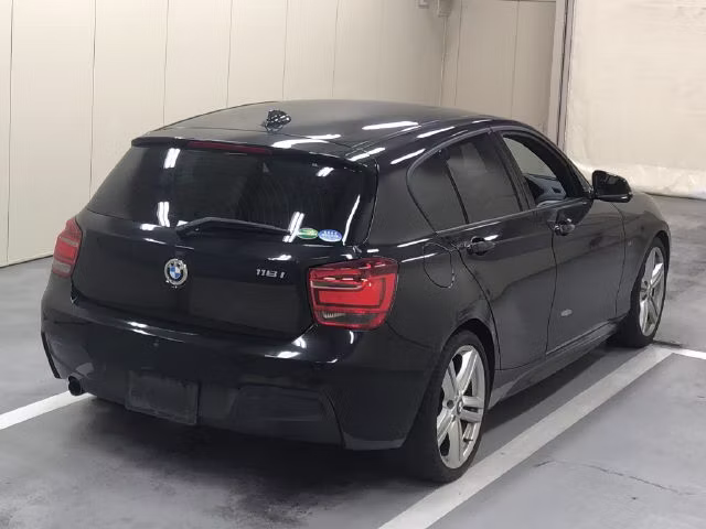 BMW 1-SERIES