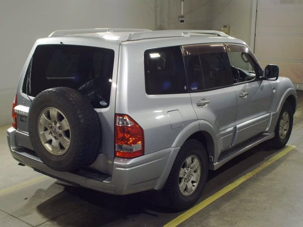 MITSUBISHI PAJERO